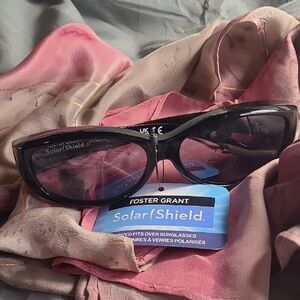 Foster Grant Black Sunglasses